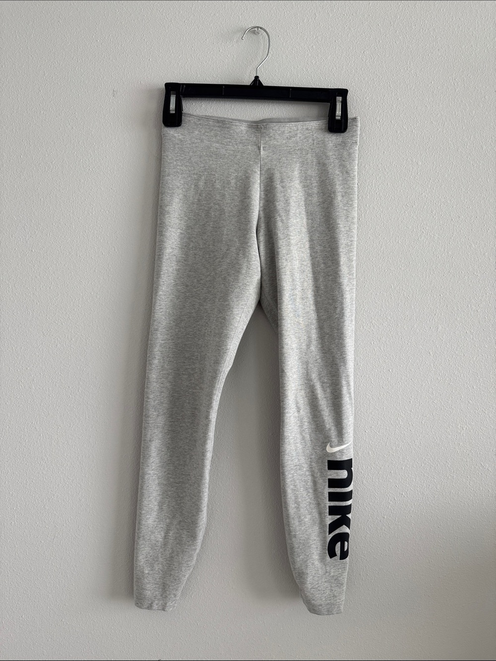 Nike Women’s Gray Logo Leggings - Heathered Gray